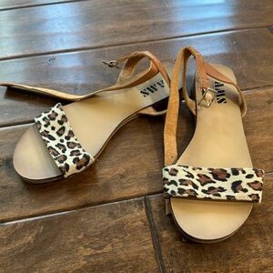 great condition leopard print sandle